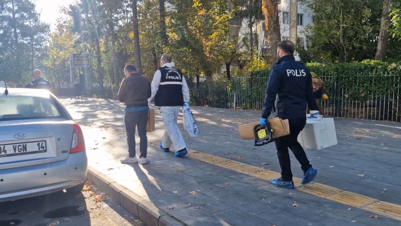 Kan donduran olay! Anne ve oğlu yataklarında öldürüldü, zanlı aynı evden çıktı 10